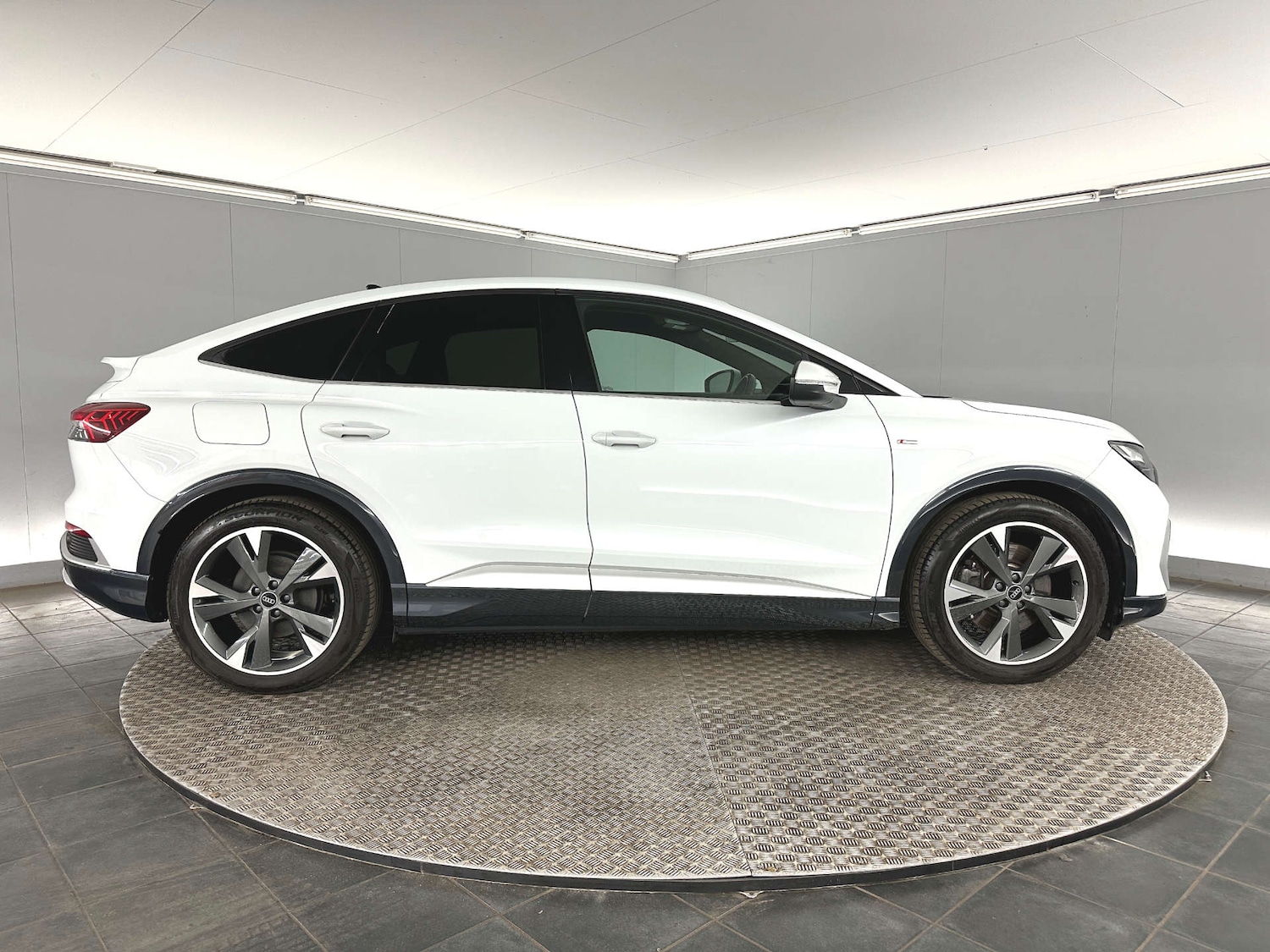 Used Audi Q4 e-tron 2022 for sale - 77745415: Photo 8