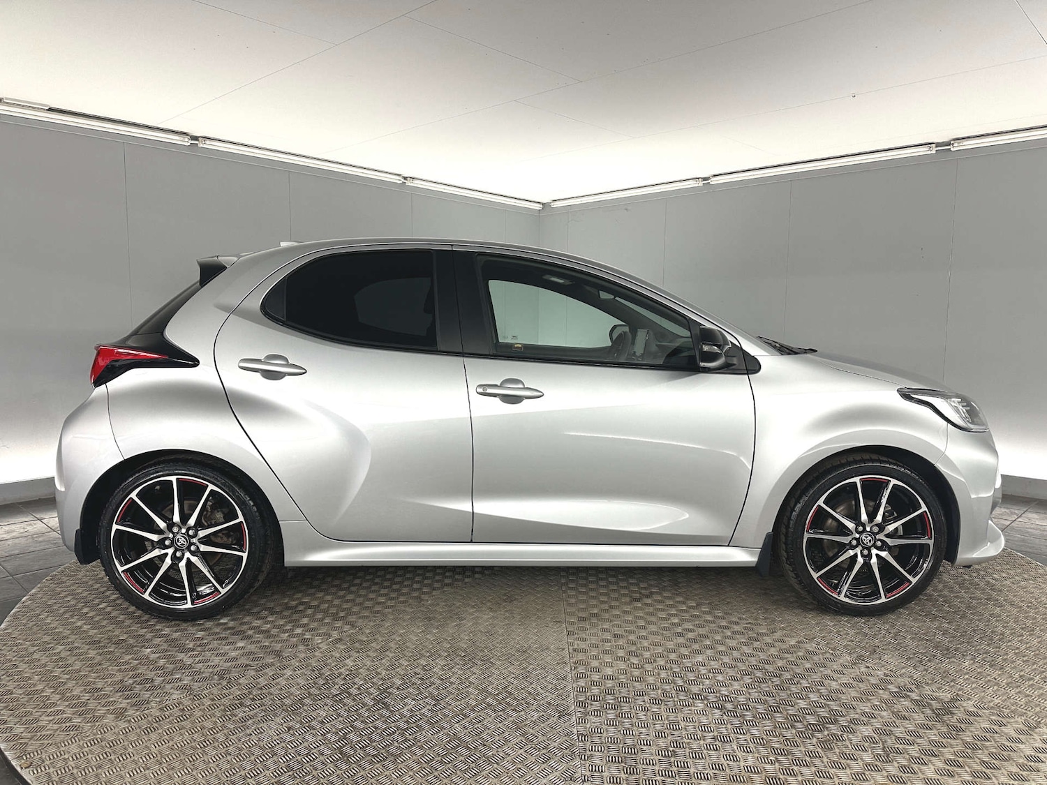 Used Toyota Yaris 2022 for sale - 77745478: Photo 8