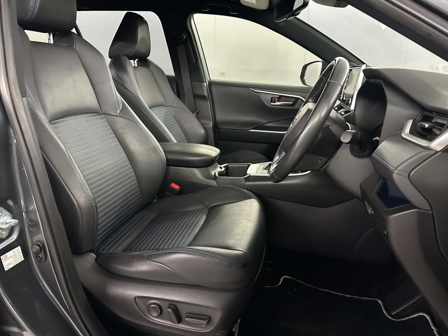 Used Toyota RAV4 2022 for sale - 77745641: Photo 11