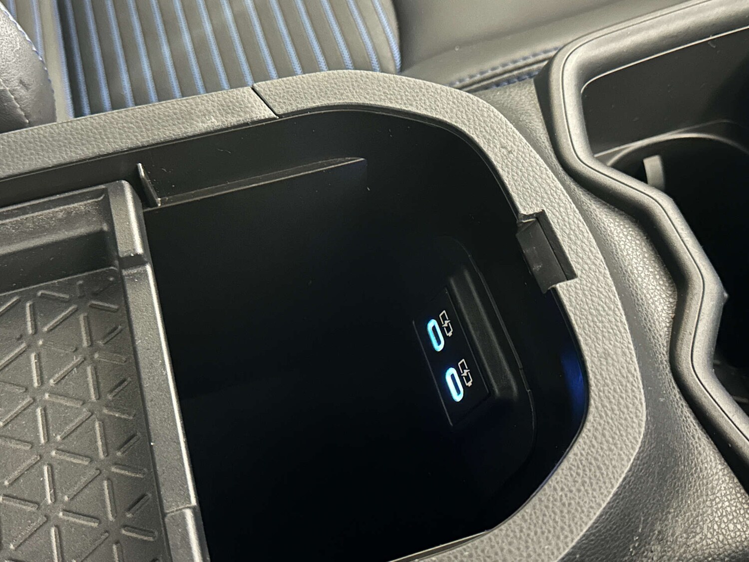 Used Toyota RAV4 2022 for sale - 77745641: Photo 33