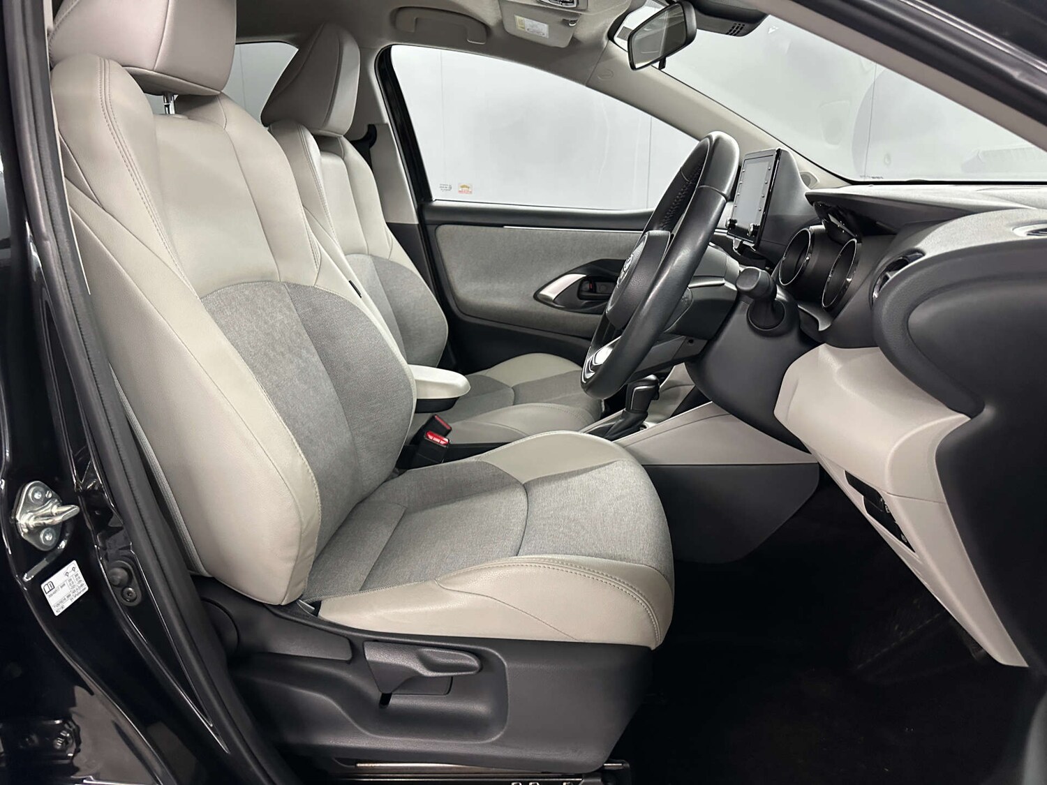 Used Toyota Yaris 2022 for sale - 77745466: Photo 10