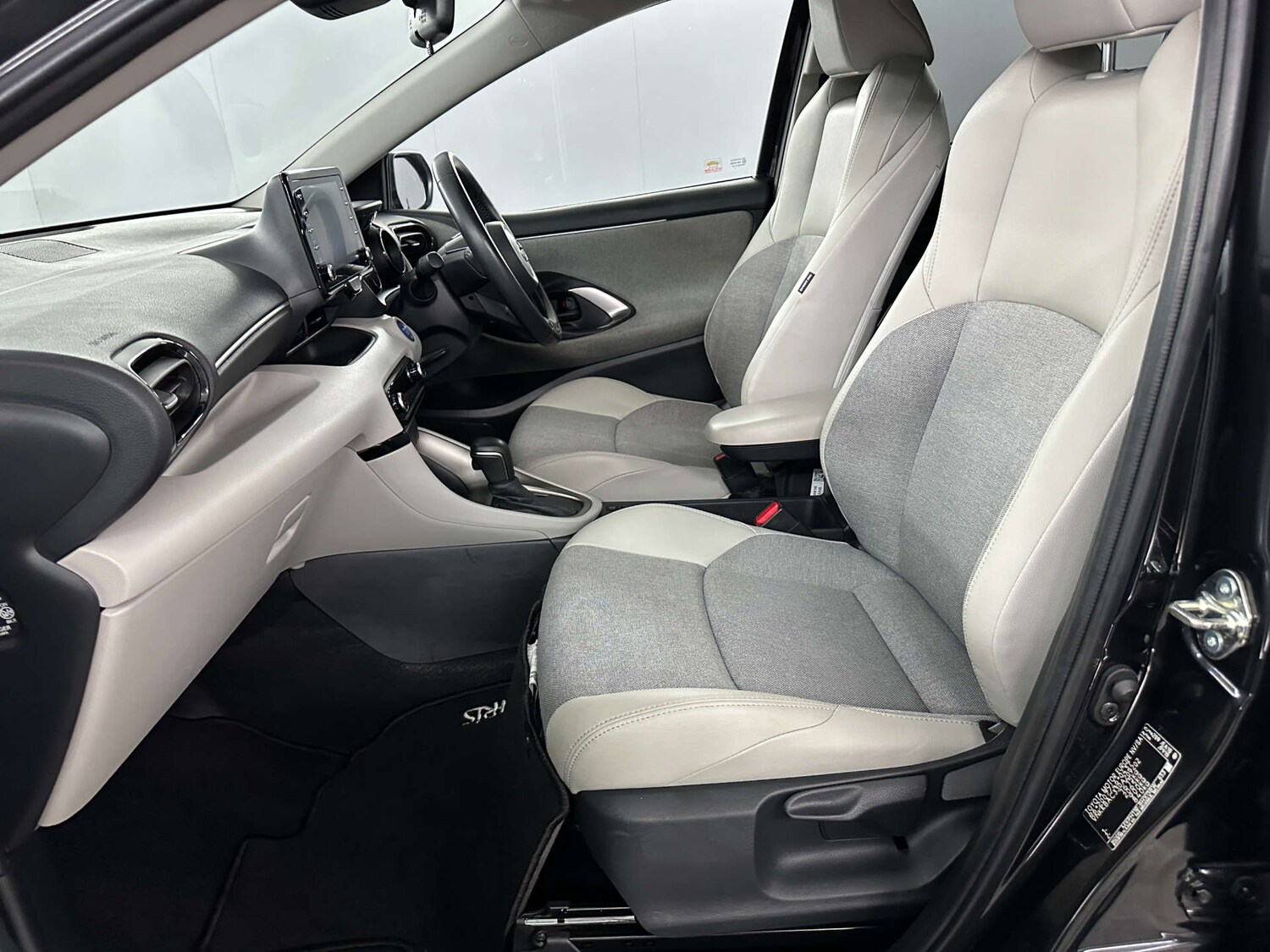 Used Toyota Yaris 2022 for sale - 77745466: Photo 12