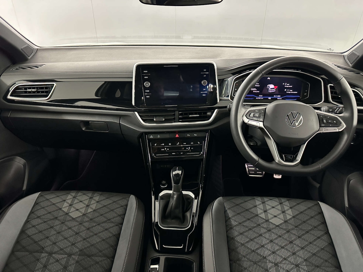 Used Volkswagen T-Roc 2024 for sale - 77745453: Photo 15