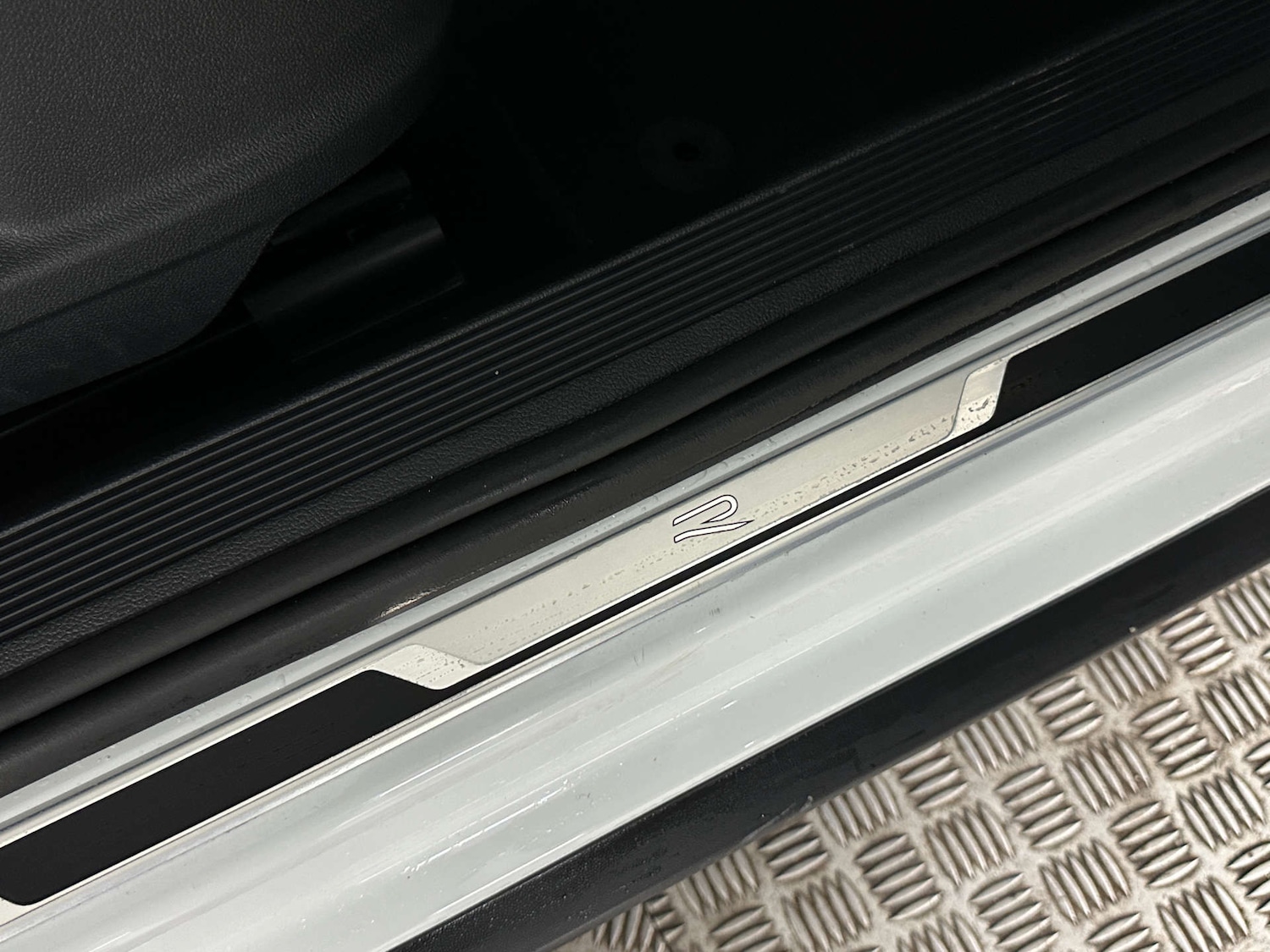 Used Volkswagen T-Roc 2024 for sale - 77745453: Photo 16