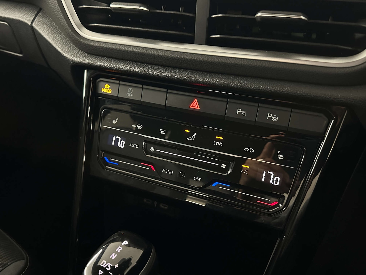 Used Volkswagen T-Roc 2024 for sale - 77745453: Photo 20