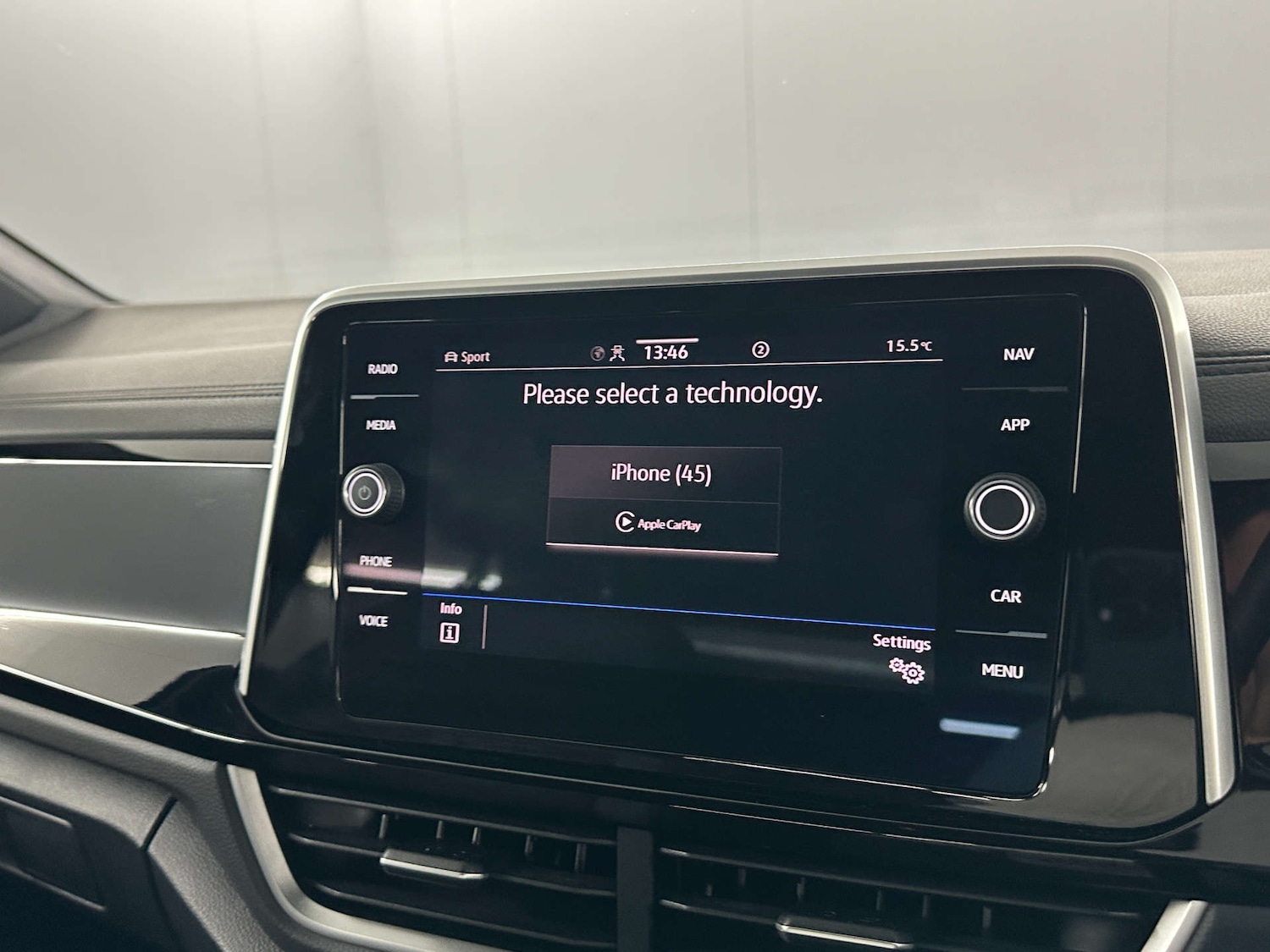 Used Volkswagen T-Roc 2024 for sale - 77745453: Photo 33