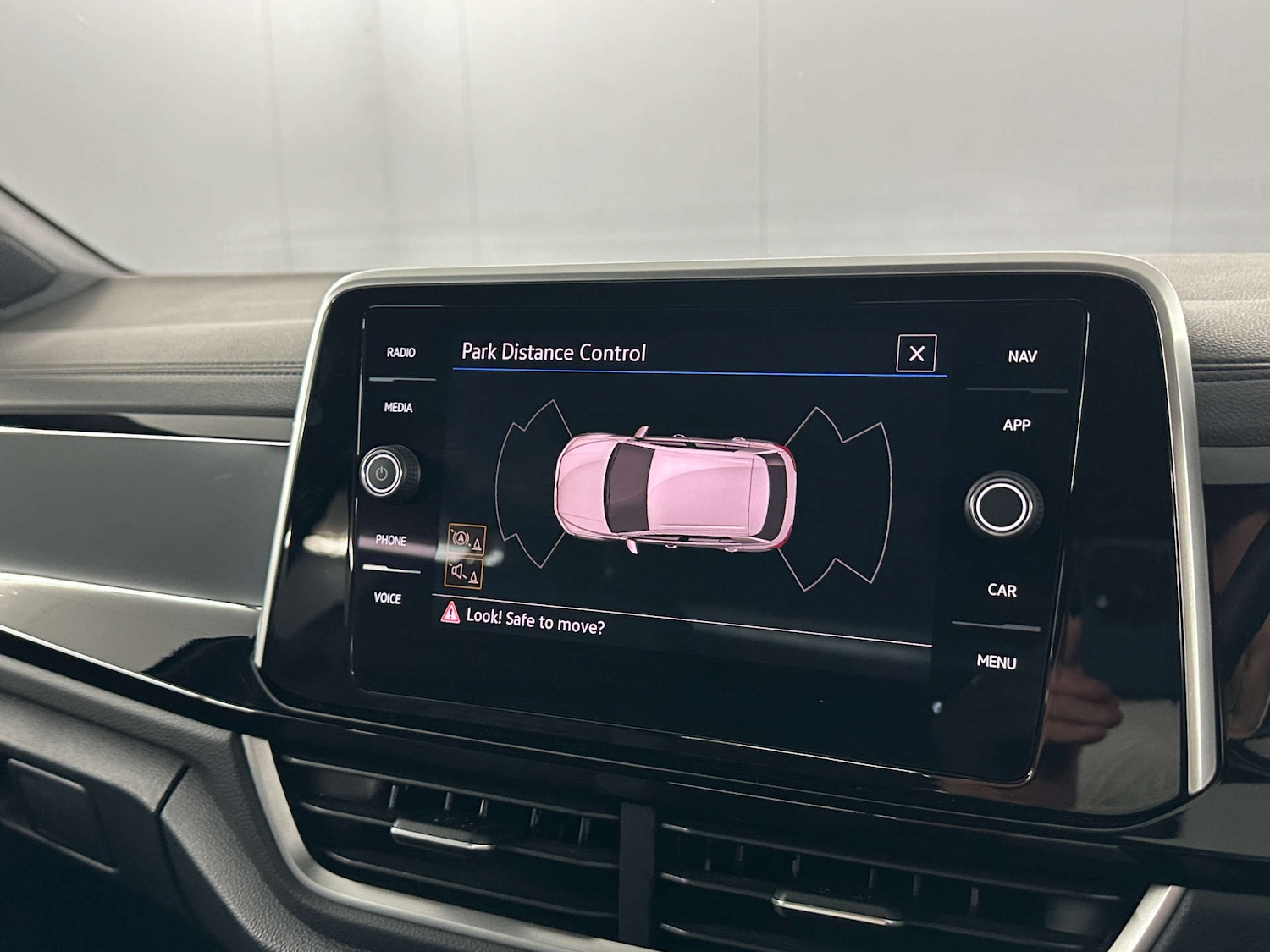 Used Volkswagen T-Roc 2024 for sale - 77745453: Photo 34