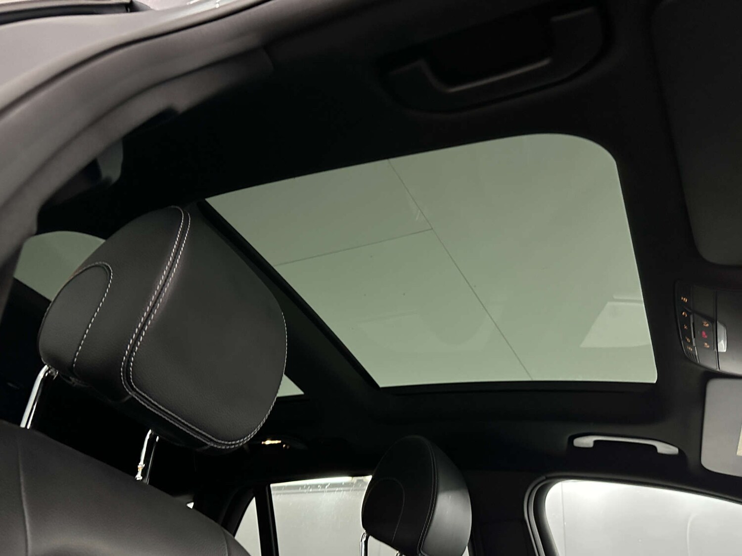 Used Mercedes-Benz GLC 2019 for sale - 77745451: Photo 16