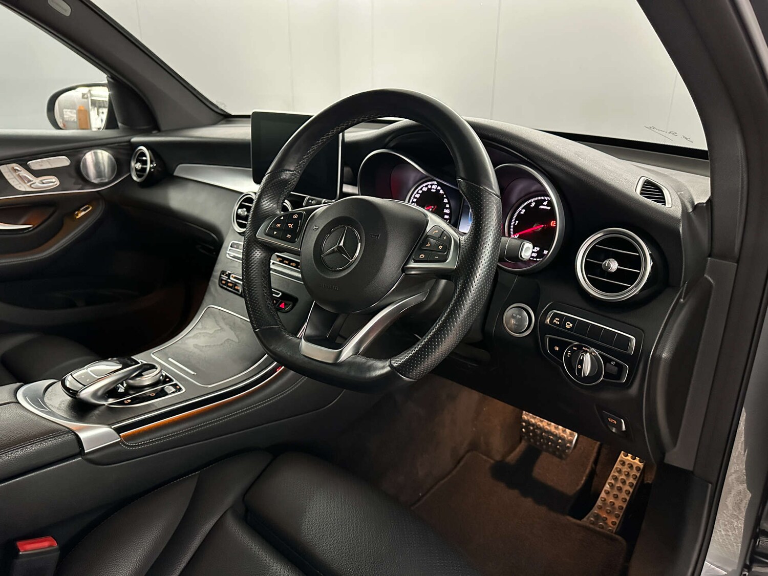 Used Mercedes-Benz GLC 2019 for sale - 77745451: Photo 9