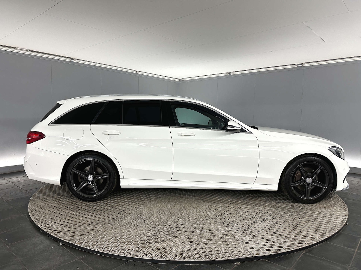 Used Mercedes-Benz C Class 2017 for sale - 77717759: Photo 8