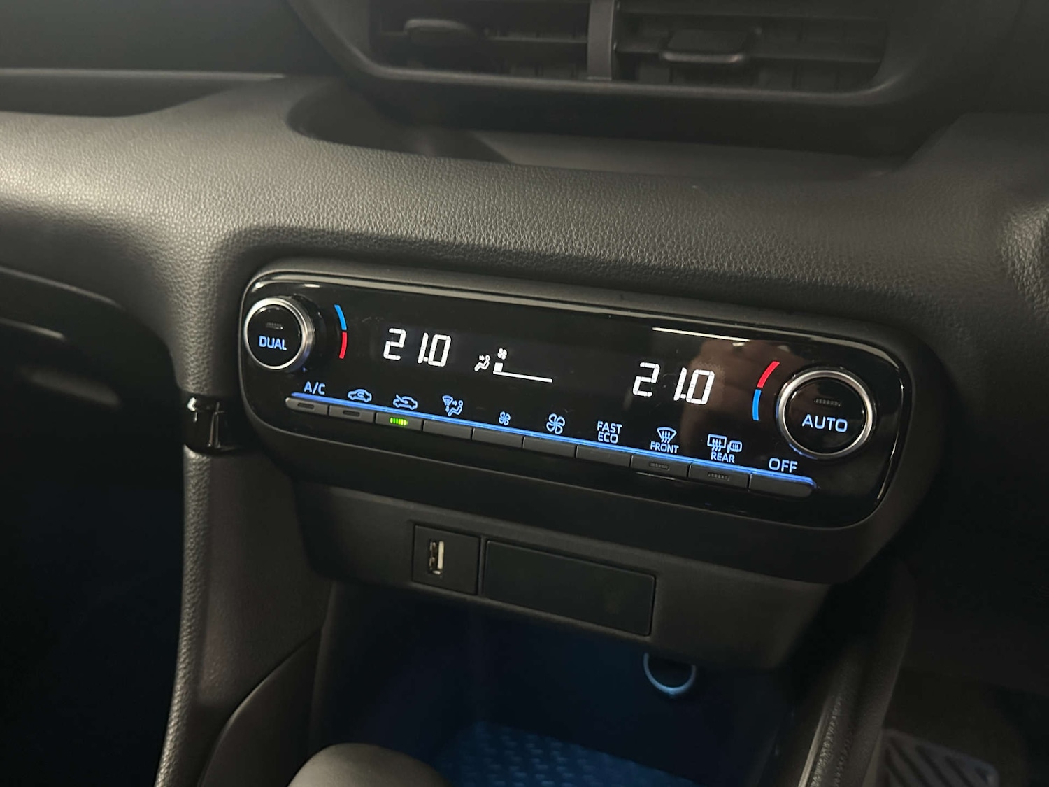 Used Toyota Yaris 2022 for sale - 77765808: Photo 19