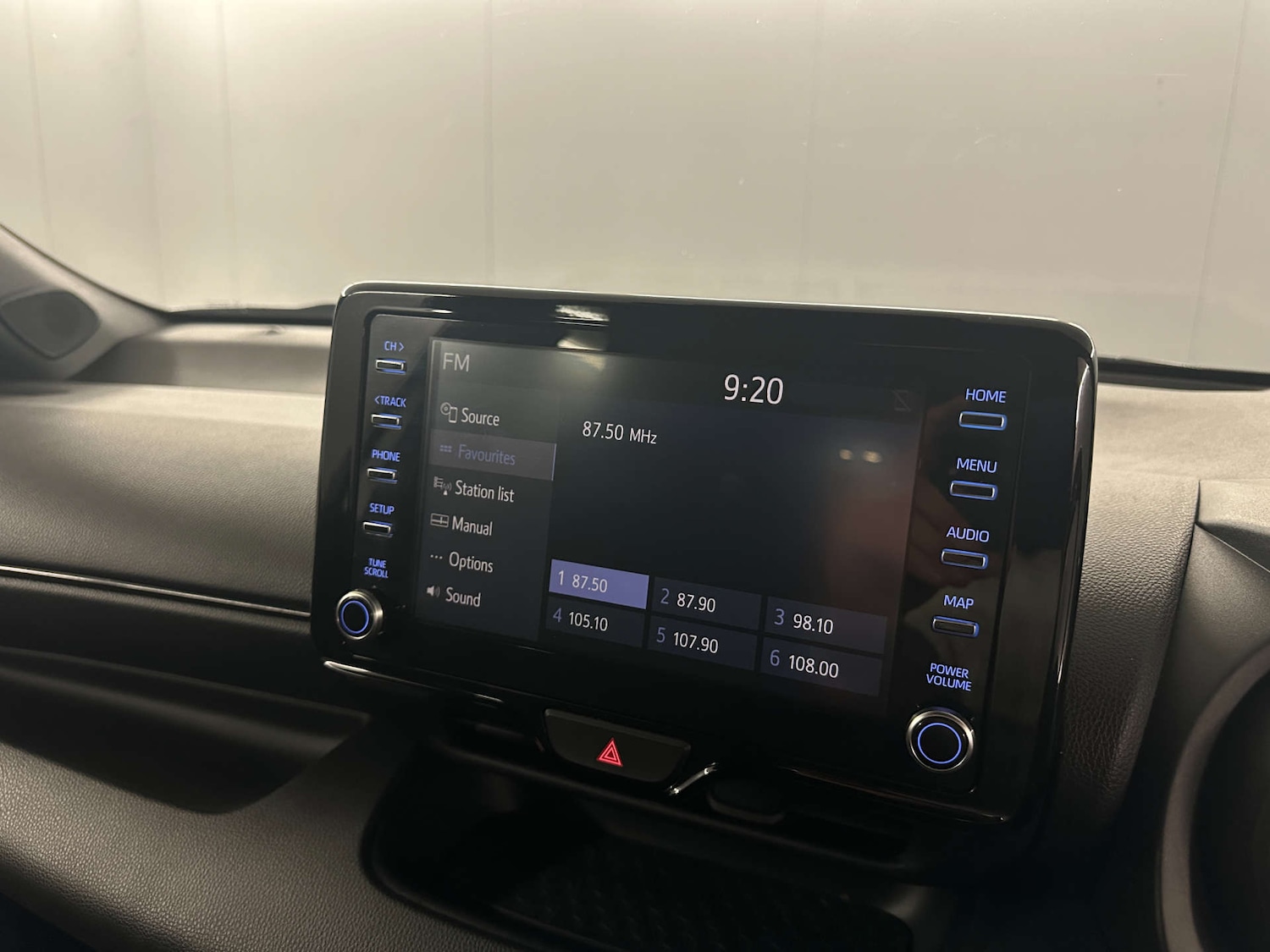 Used Toyota Yaris 2022 for sale - 77765808: Photo 26