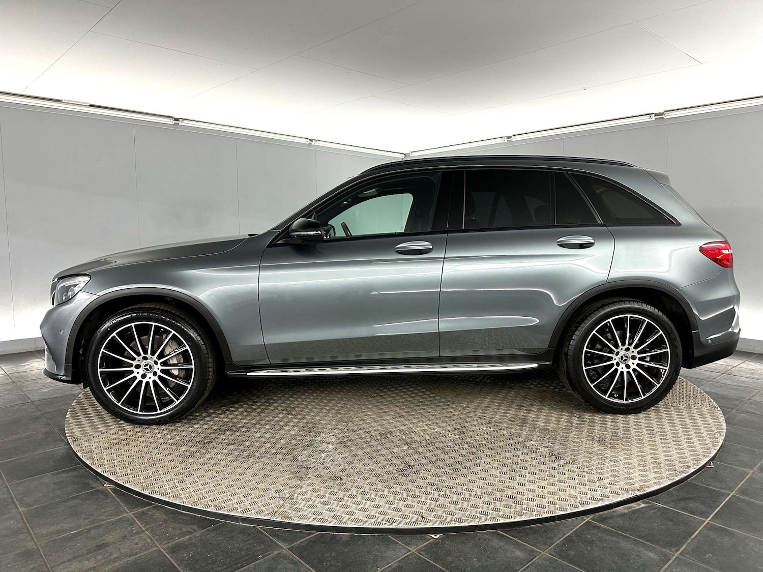 Used Mercedes-Benz GLC 2019 for sale - 77765707: Photo 4