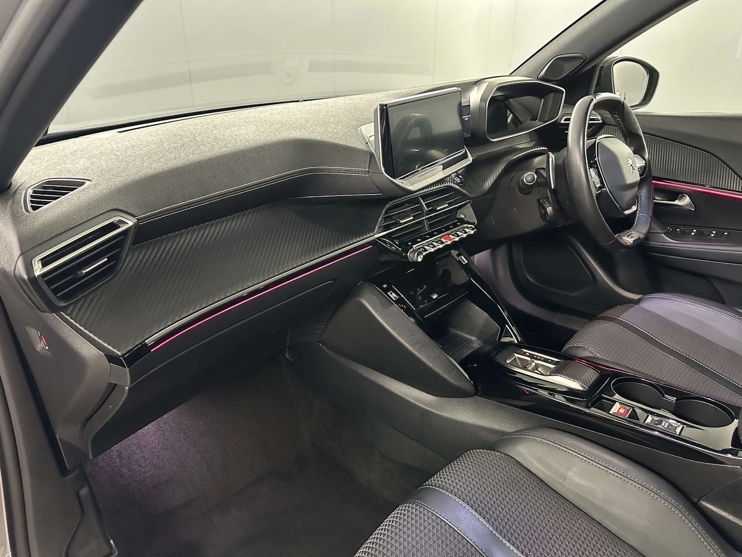 Used Peugeot 2008 2023 for sale - 77920617: Photo 11