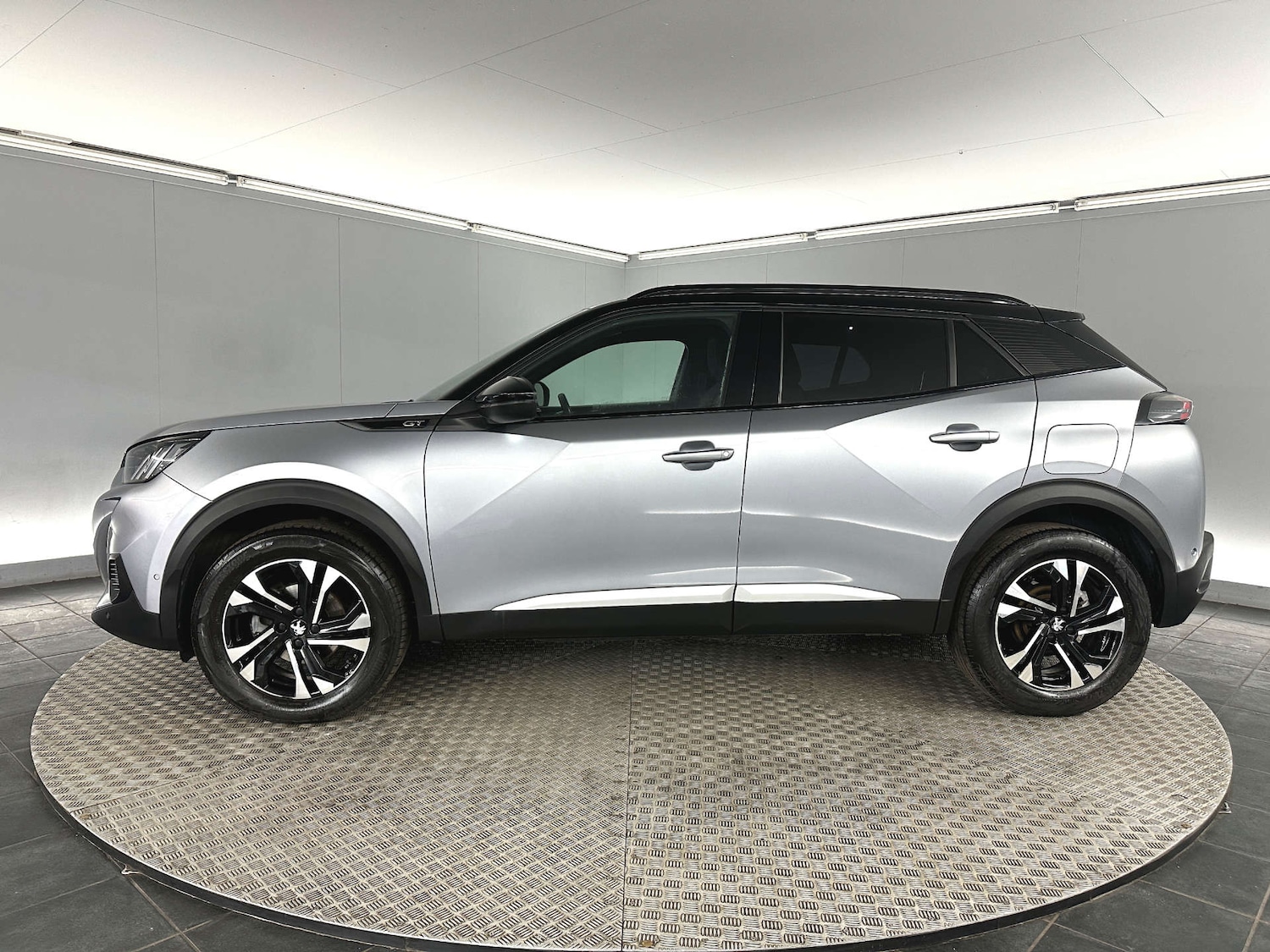 Used Peugeot 2008 2023 for sale - 77920617: Photo 4