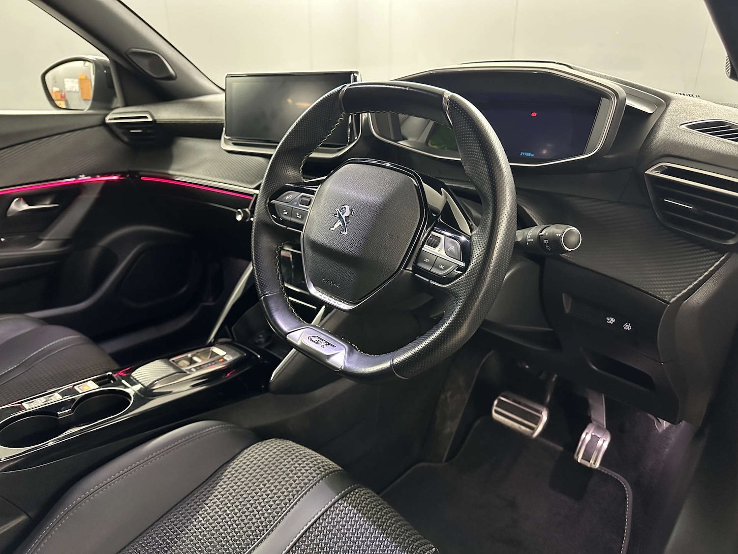 Used Peugeot 2008 2023 for sale - 77920617: Photo 9