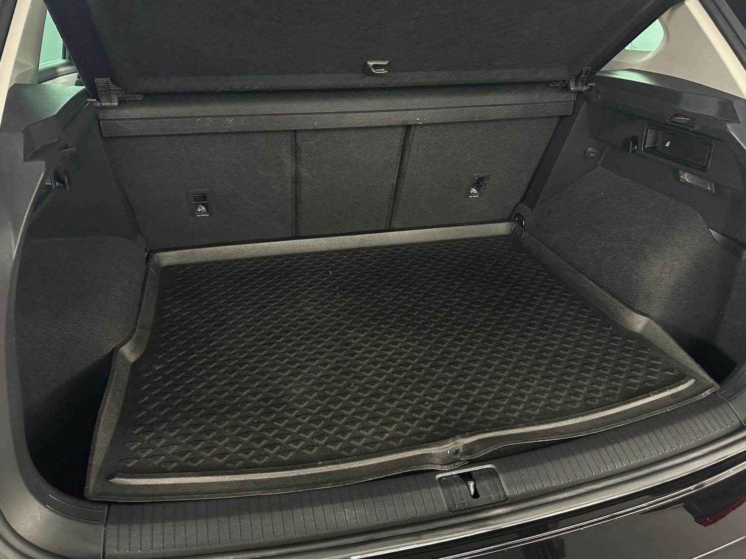 Used Volkswagen Tiguan 2019 for sale - 77735121: Photo 35