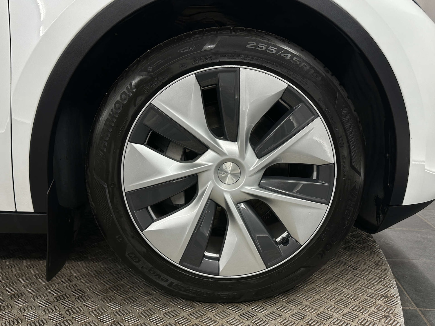 Used Tesla Model Y 2023 for sale - 77745561: Photo 48