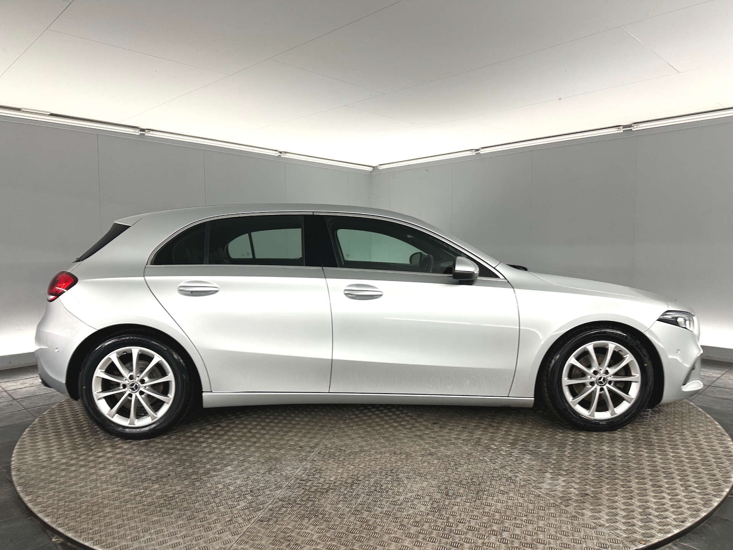 Used Mercedes-Benz A-Class 2019 for sale - 77590727: Photo 10