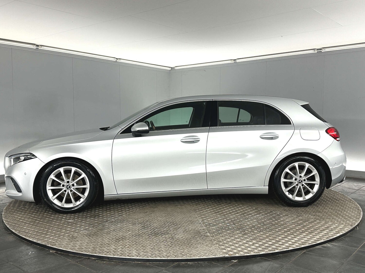 Used Mercedes-Benz A-Class 2019 for sale - 77590727: Photo 6