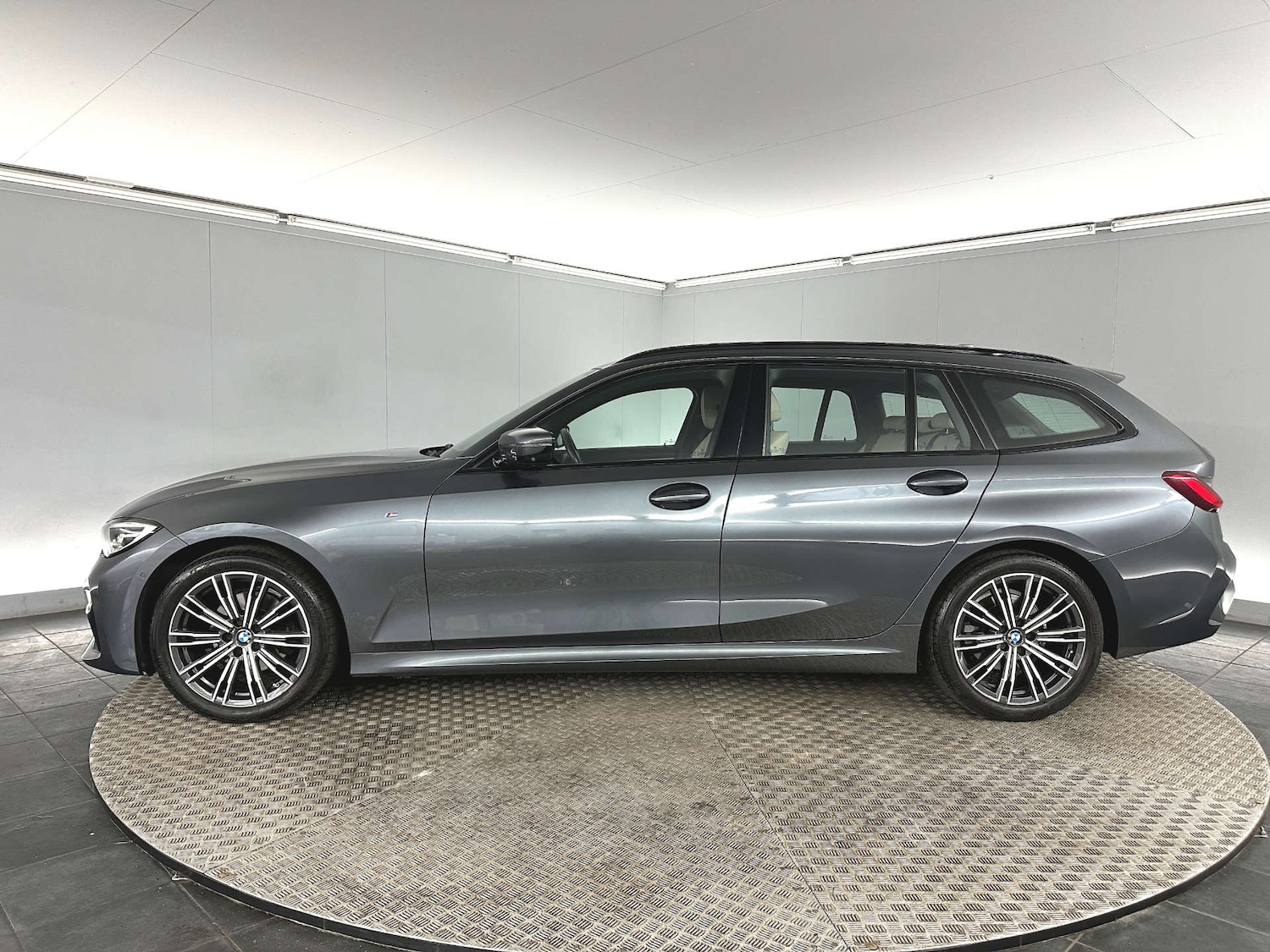 Used BMW 3 Series 2019 for sale - 77655640: Photo 4