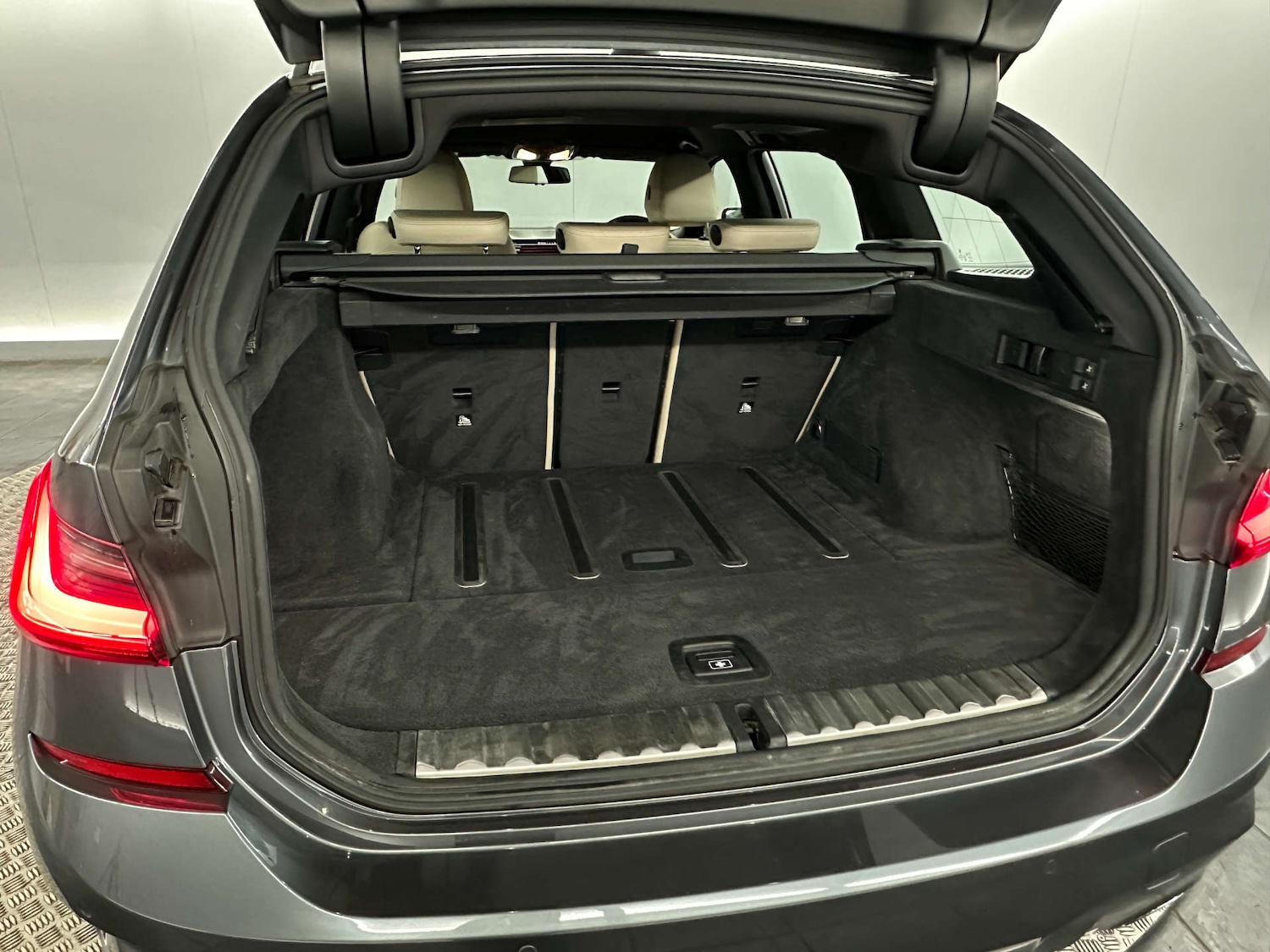 Used BMW 3 Series 2019 for sale - 77655640: Photo 48