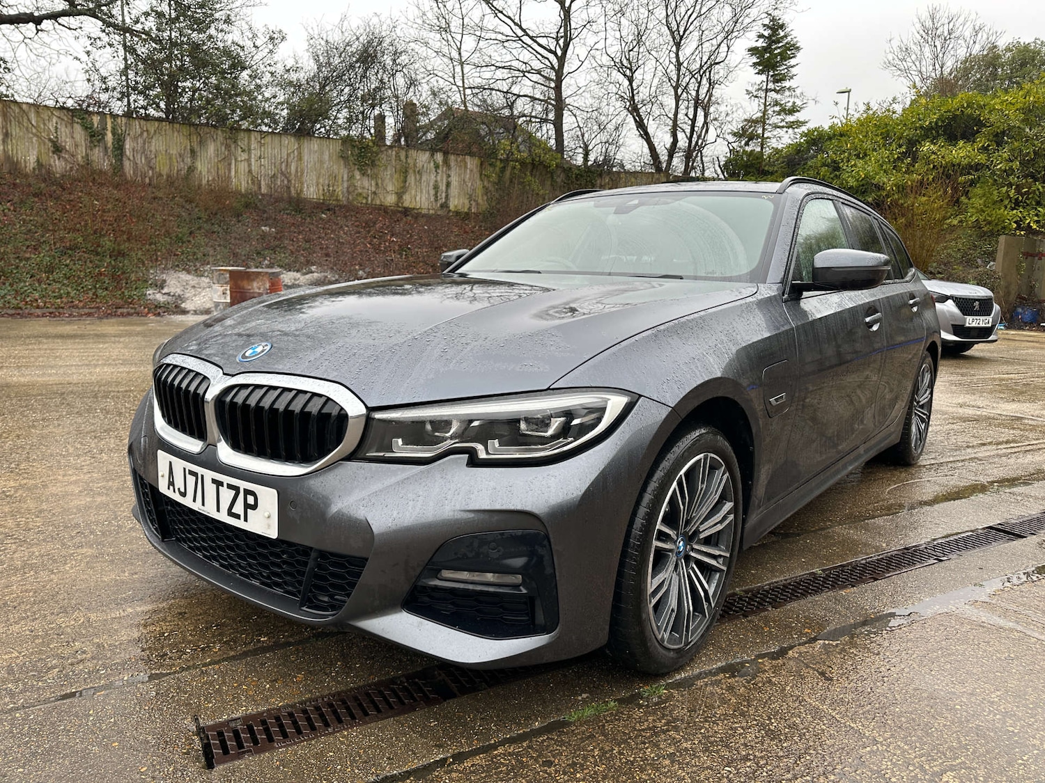 Used BMW 3 Series 2022 for sale - 77765772: Photo 2