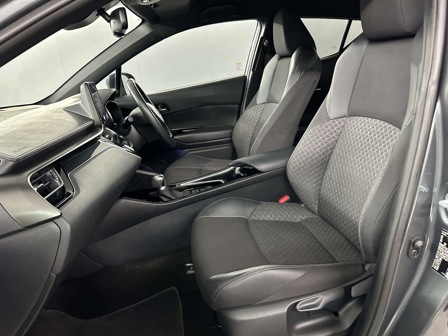 Used Toyota C-HR 2022 for sale - 77765838: Photo 12