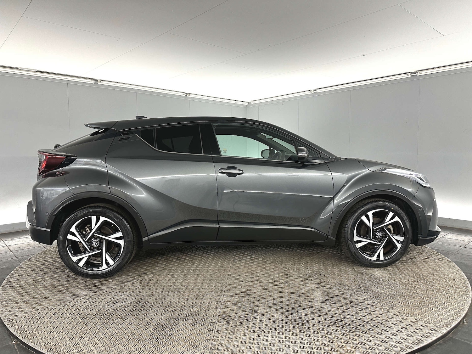 Used Toyota C-HR 2022 for sale - 77765838: Photo 8