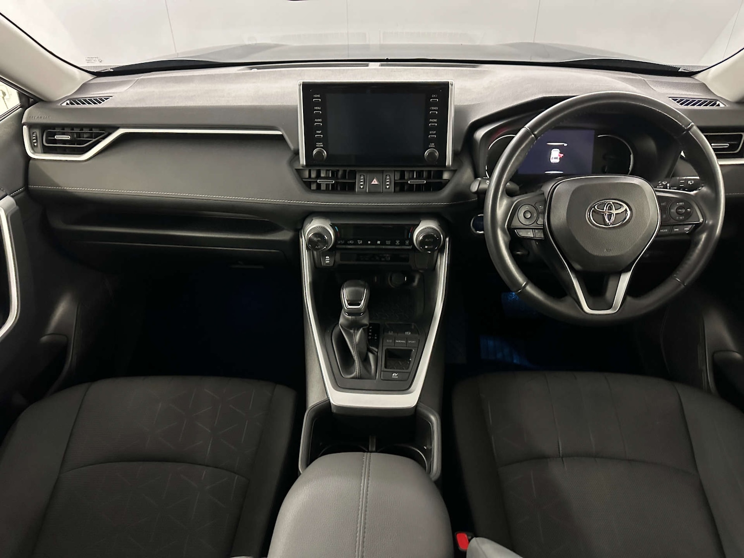 Used Toyota RAV4 2022 for sale - 77765700: Photo 16