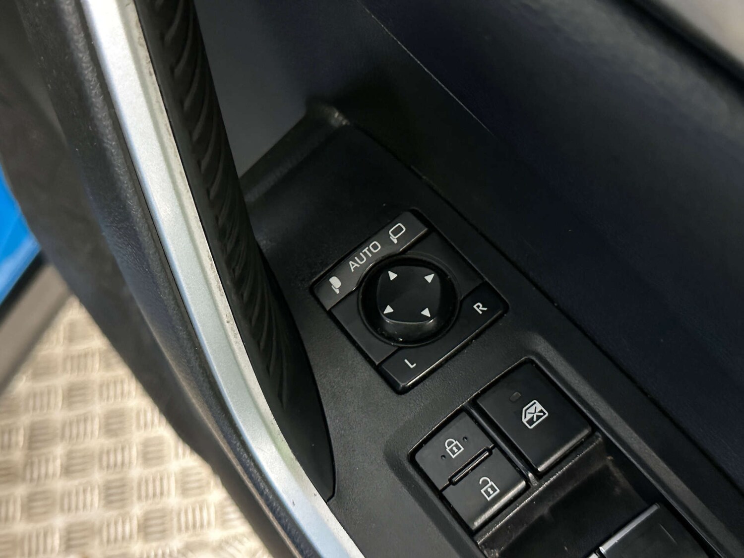 Used Toyota RAV4 2020 for sale - 77590724: Photo 24