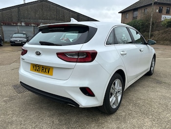 Used Kia Ceed 2021 for sale - 77735102: Photo