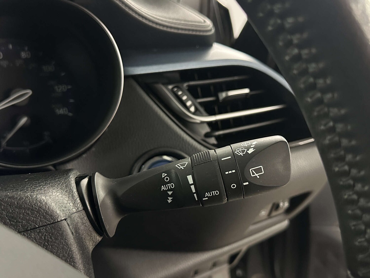 Used Toyota C-HR 2022 for sale - 77590774: Photo 23