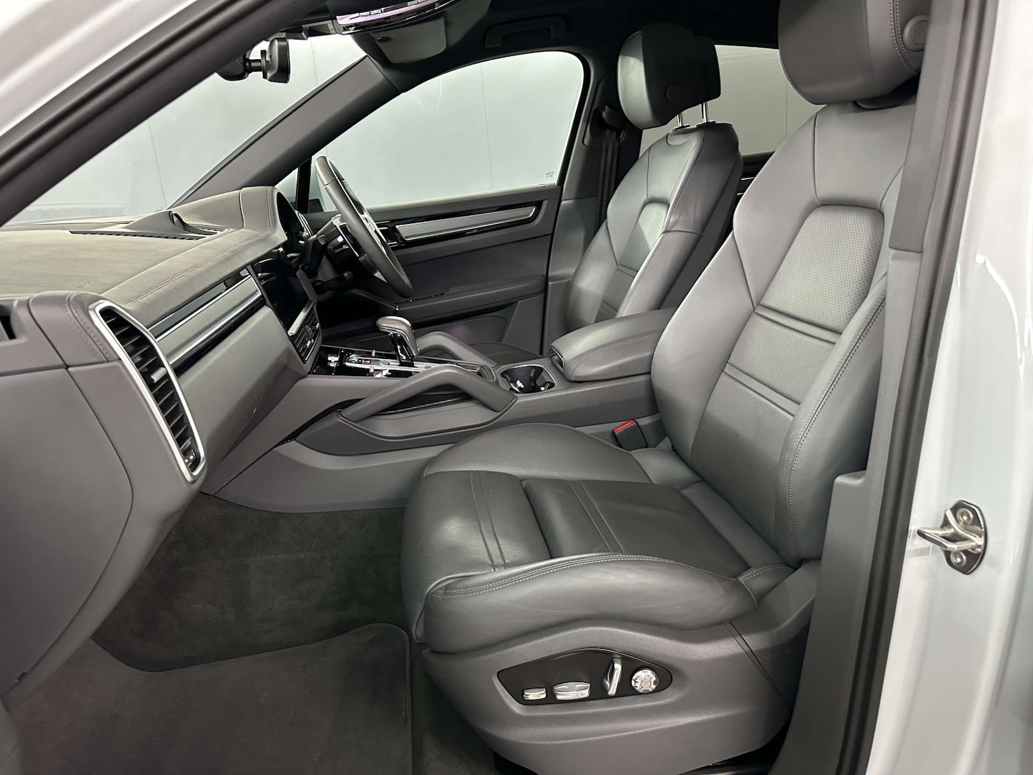 Used Porsche Cayenne 2019 for sale - 77765817: Photo 12