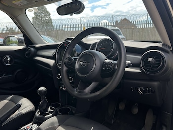 Used MINI Hatch 2019 for sale - 78486363: Photo