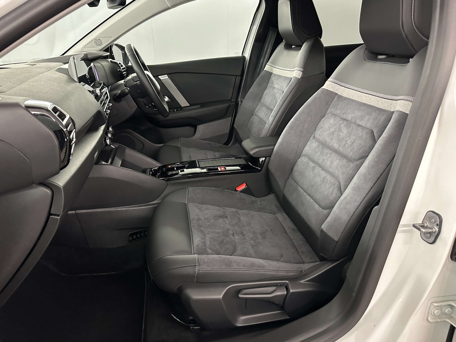 Used Citroen C4 2024 for sale - 77745551: Photo 12