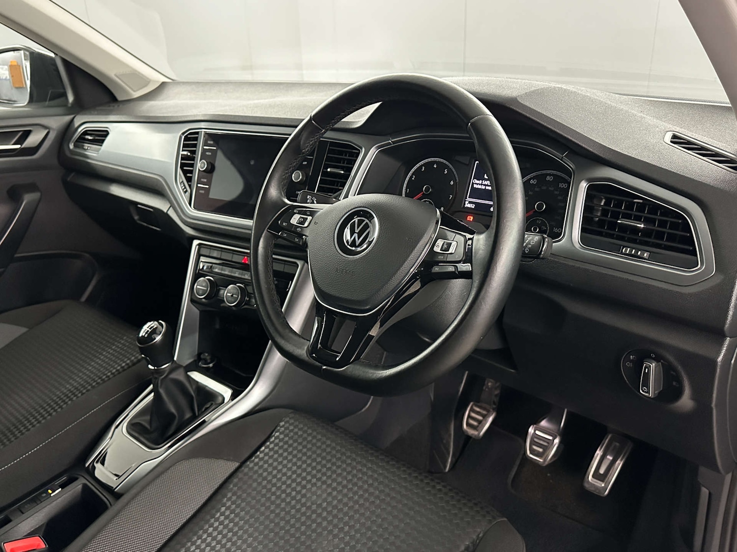 Used Volkswagen T-Roc 2021 for sale - 77590775: Photo 11