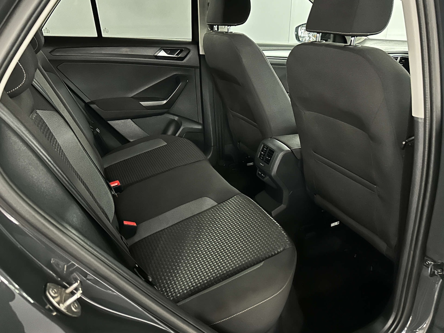 Used Volkswagen T-Roc 2021 for sale - 77590775: Photo 15