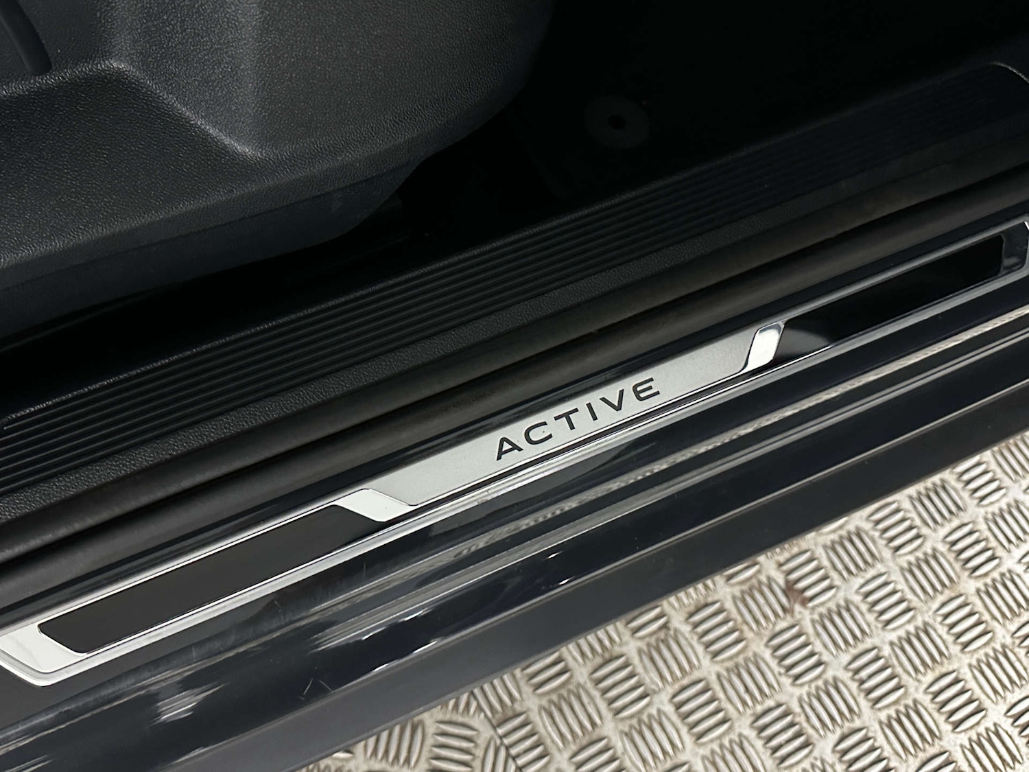 Used Volkswagen T-Roc 2021 for sale - 77590775: Photo 17