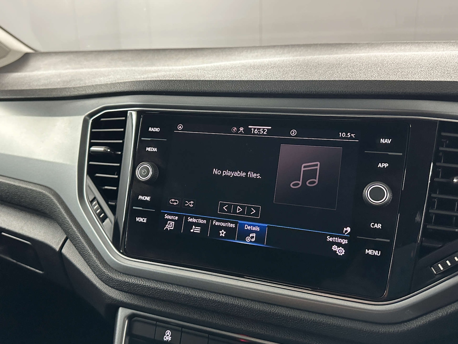 Used Volkswagen T-Roc 2021 for sale - 77590775: Photo 26