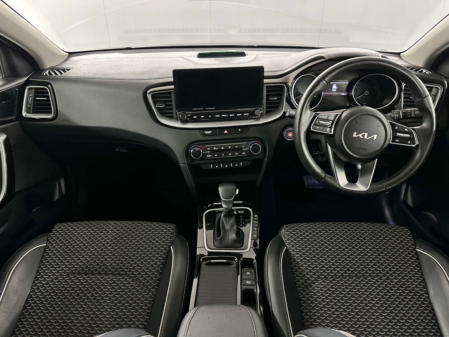 Used Kia XCeed 2023 for sale - 77765761: Photo 14