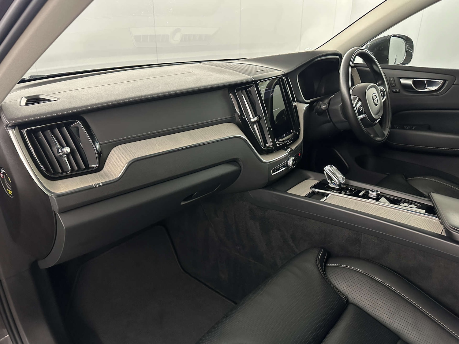 Used Volvo XC60 2022 for sale - 77652988: Photo 11