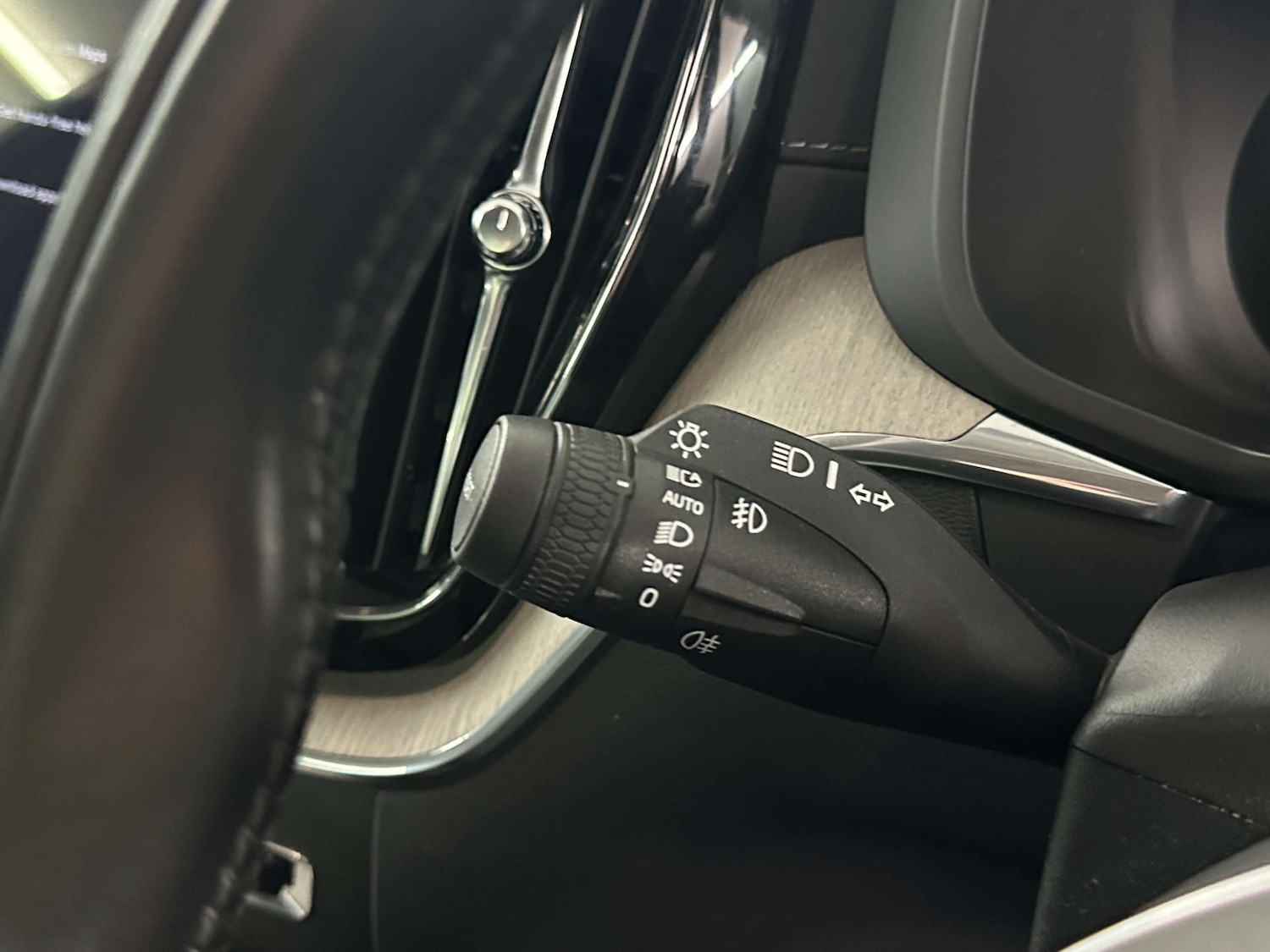 Used Volvo XC60 2022 for sale - 77652988: Photo 22