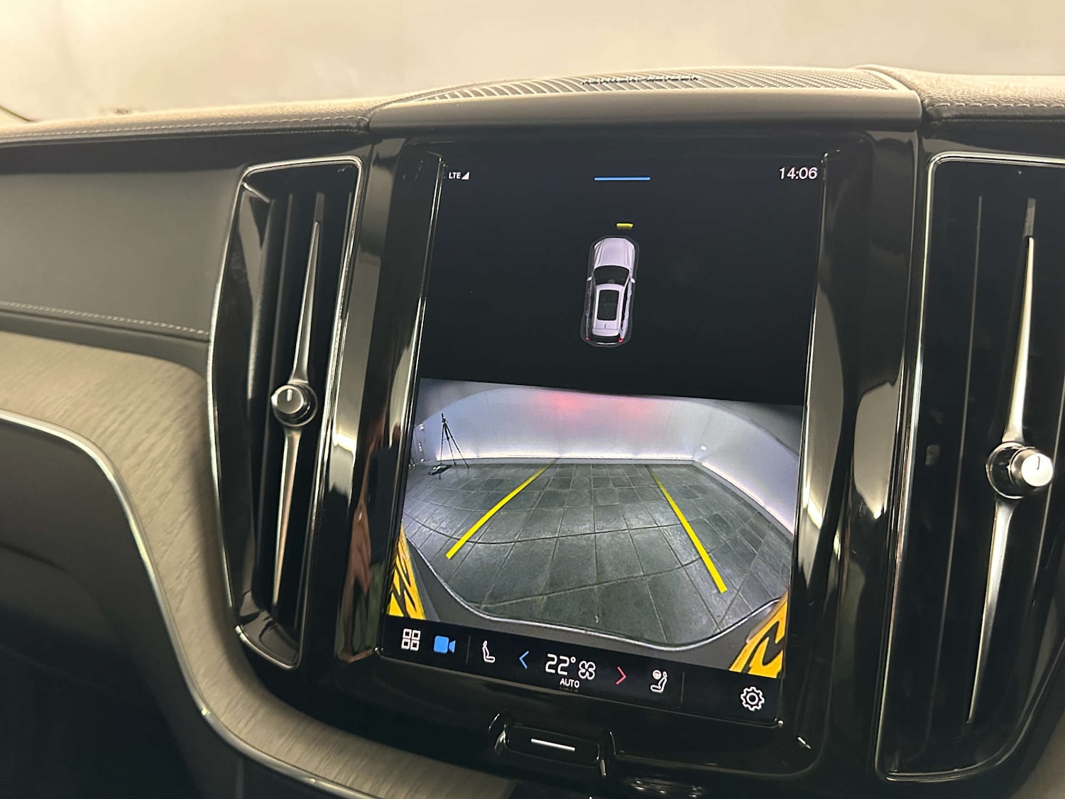 Used Volvo XC60 2022 for sale - 77652988: Photo 33