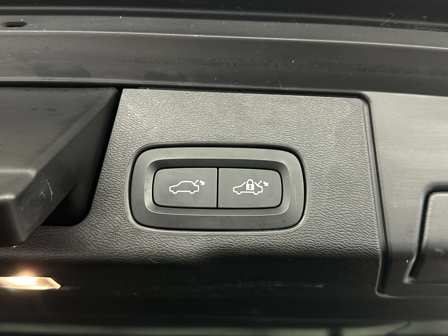 Used Volvo XC60 2022 for sale - 77652988: Photo 46