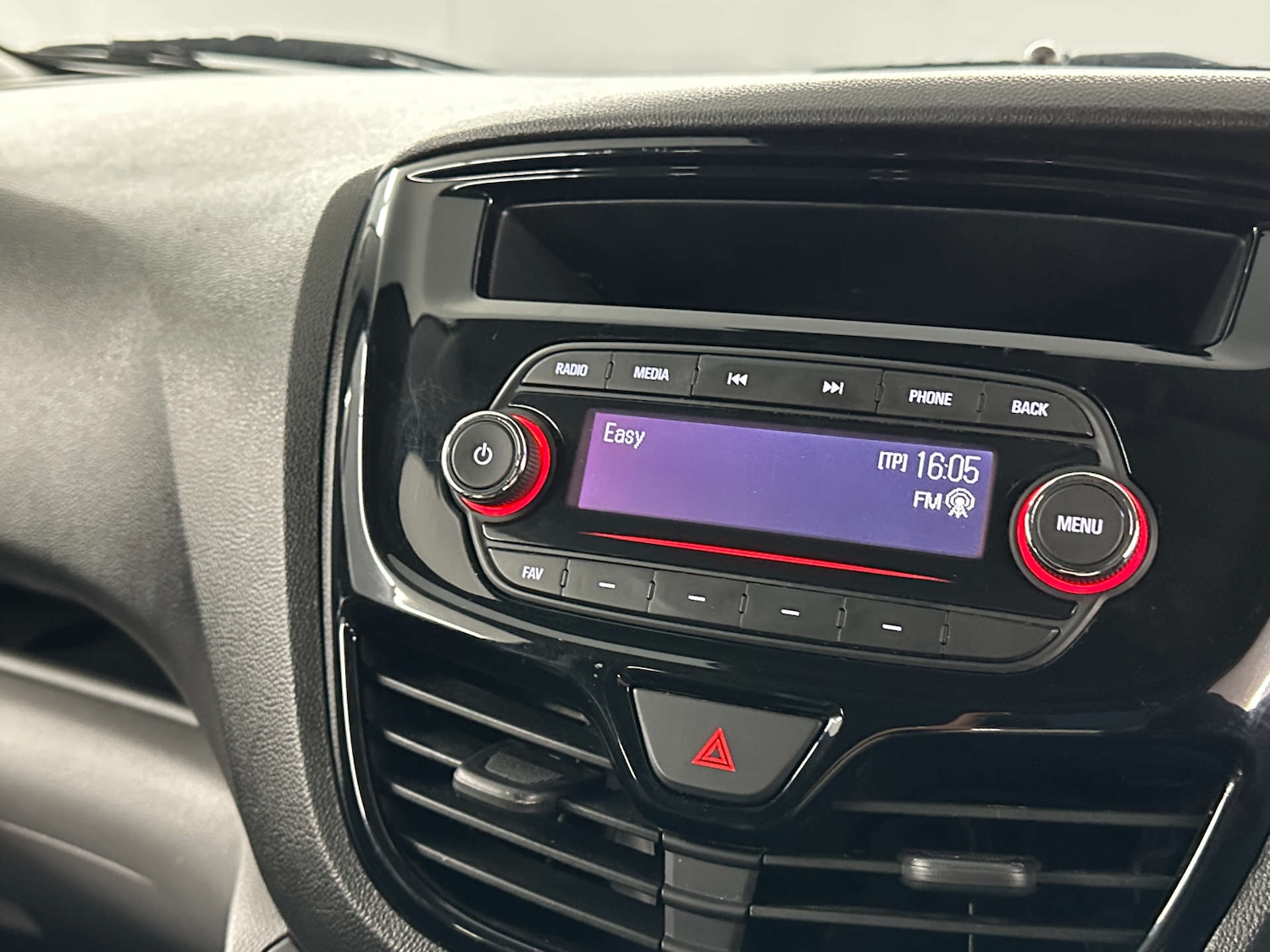 Used Vauxhall Viva 2016 for sale - 77762390: Photo 22