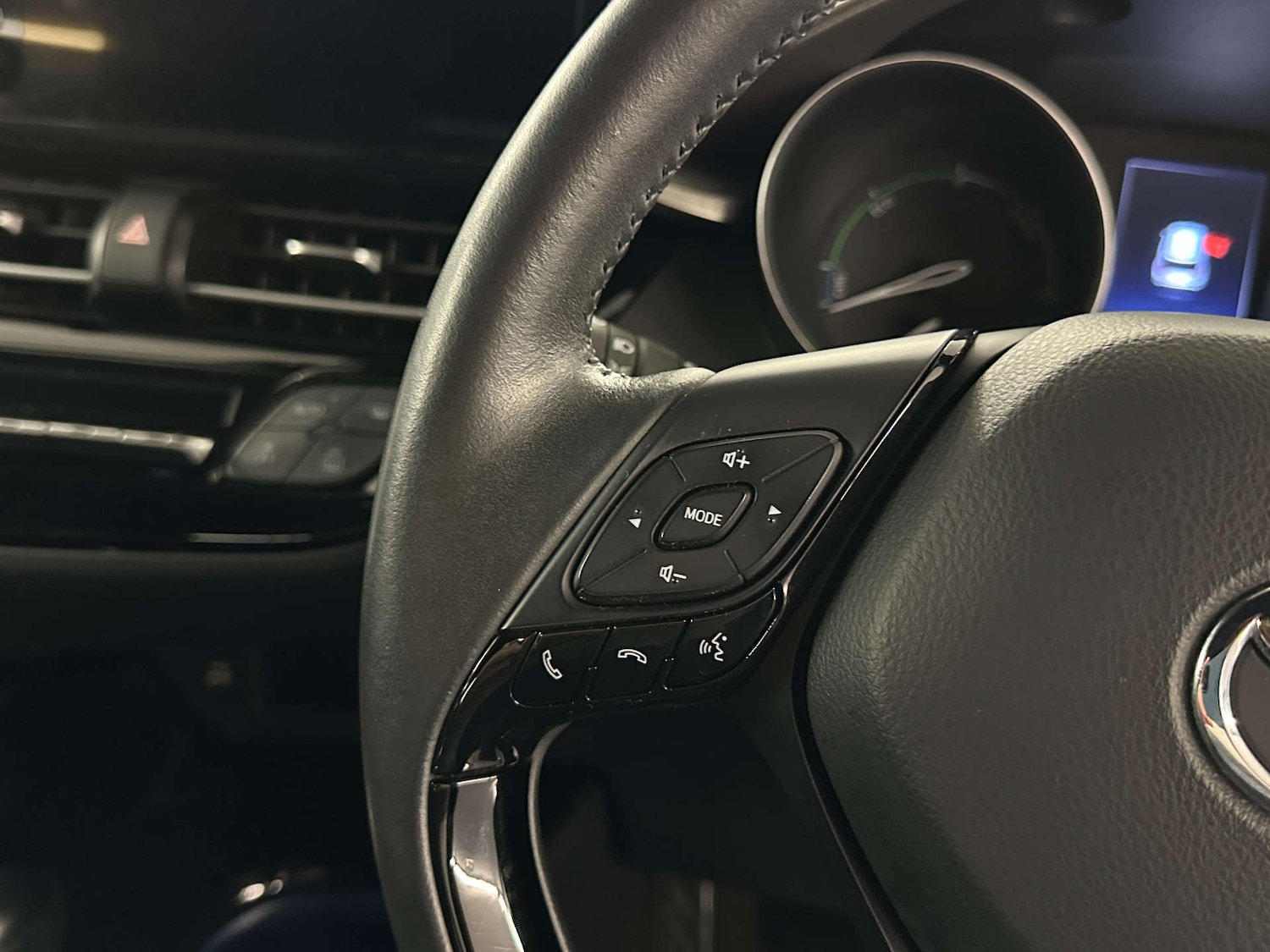 Used Toyota C-HR 2023 for sale - 77590735: Photo 19