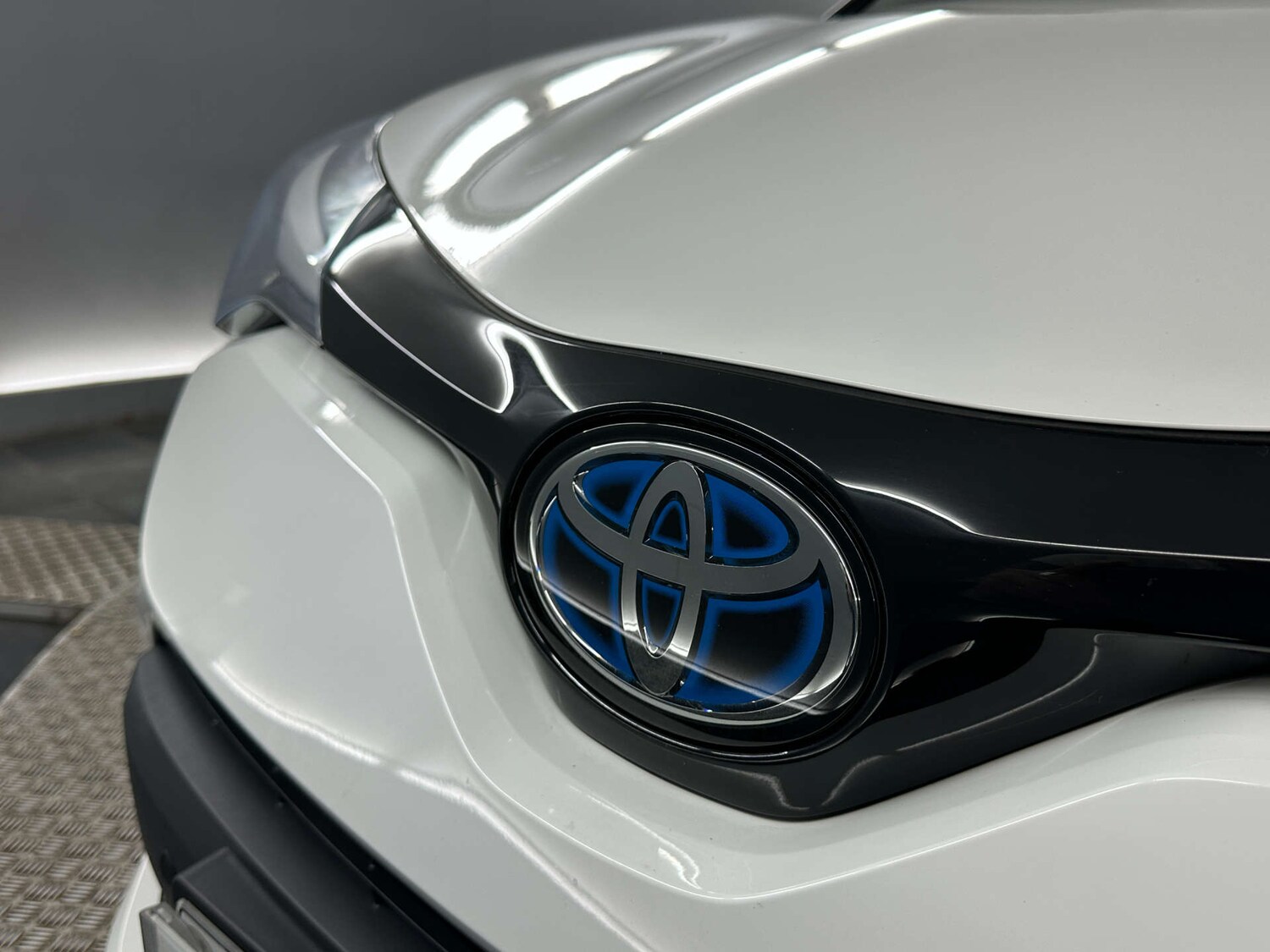 Used Toyota C-HR 2023 for sale - 77590735: Photo 28