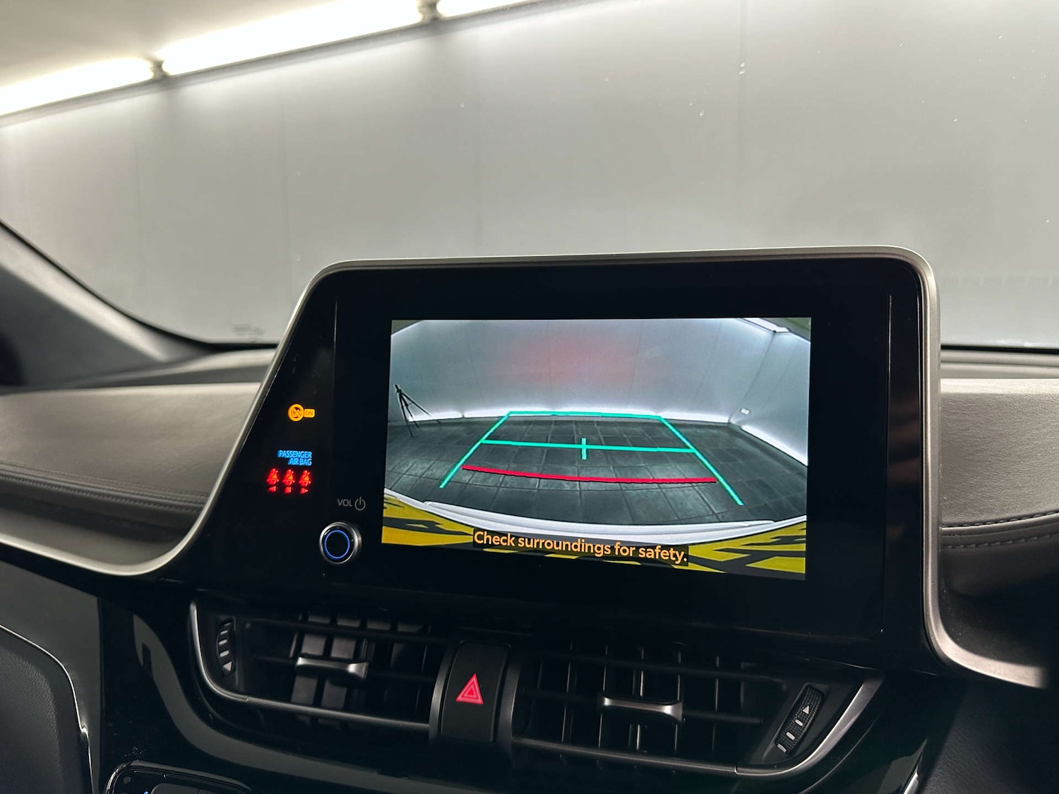 Used Toyota C-HR 2023 for sale - 77590735: Photo 3