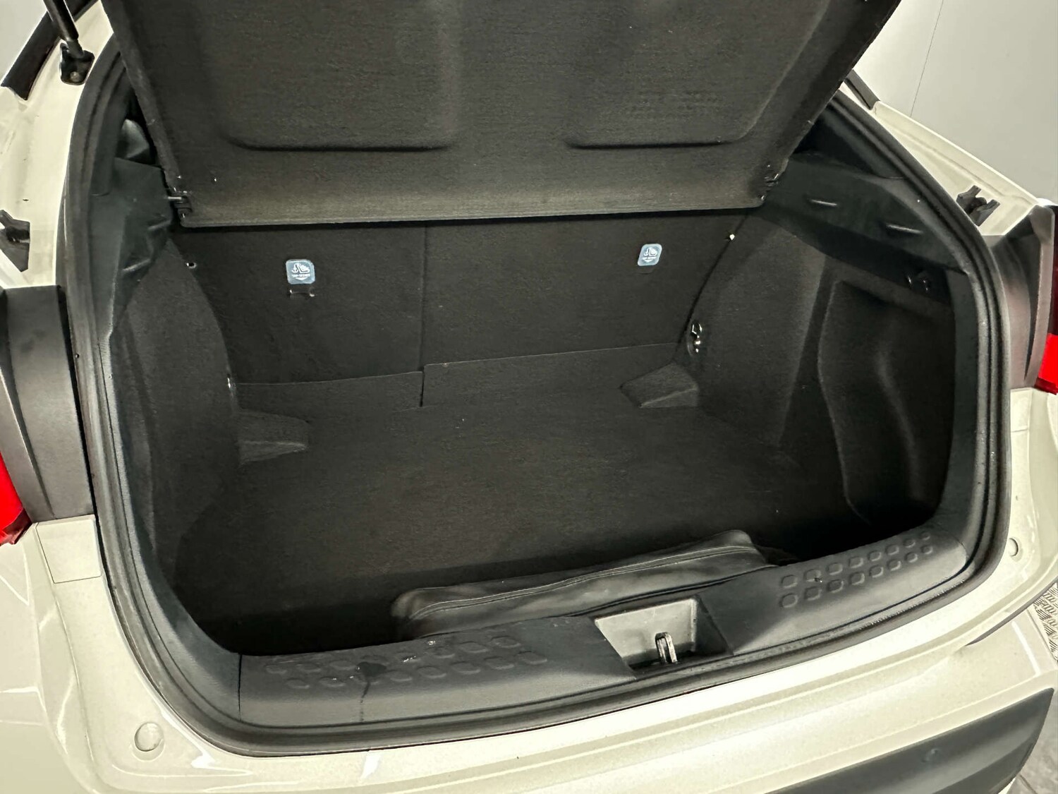 Used Toyota C-HR 2023 for sale - 77590735: Photo 33